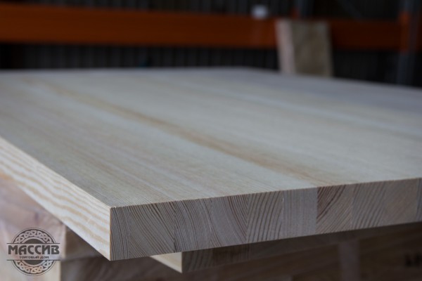 Сосна – свойства древесины, особенности. Товары из сосны для производства лестниц и мебели.